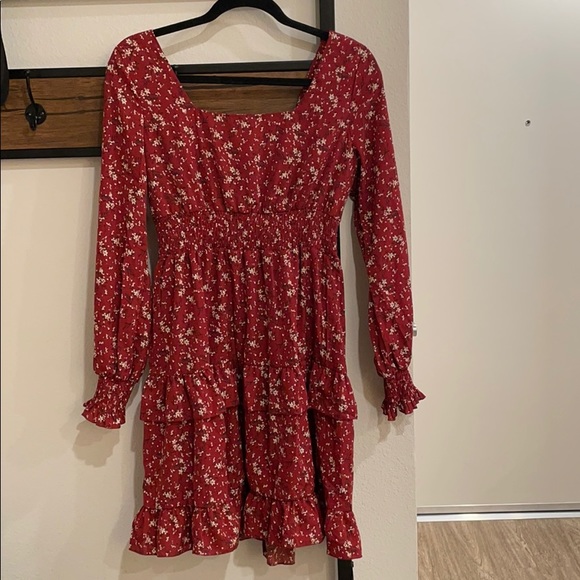 🚫SOLD🚫 Ditsy Floral Shirred Layered Ruffle Dress - Picture 5 of 8